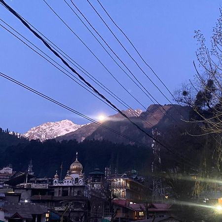 The Prasher Lodge Mall Road Manali المظهر الخارجي الصورة