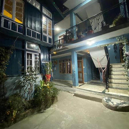 The Prasher Lodge Mall Road Manali المظهر الخارجي الصورة