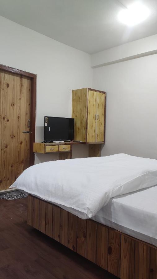 The Prasher Lodge Mall Road Manali المظهر الخارجي الصورة