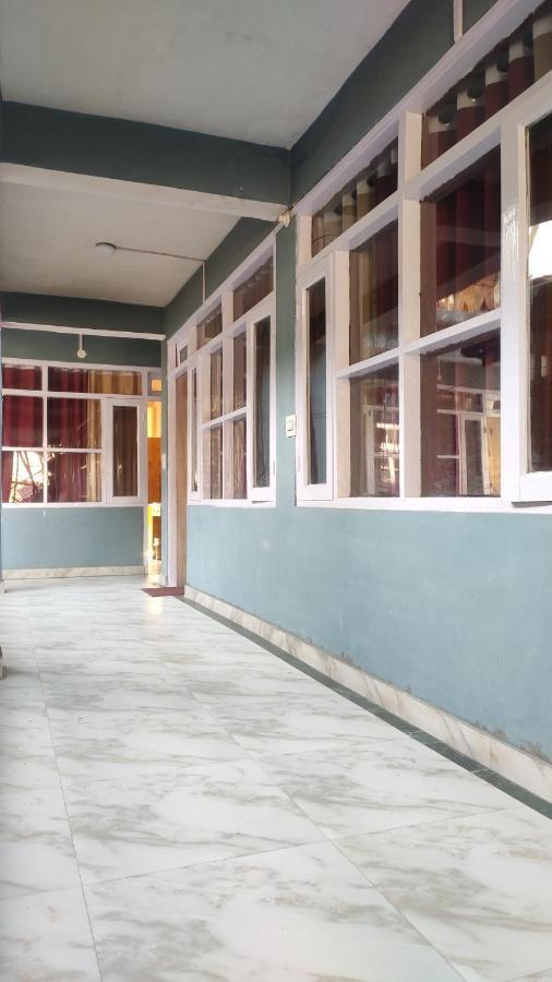The Prasher Lodge Mall Road Manali المظهر الخارجي الصورة