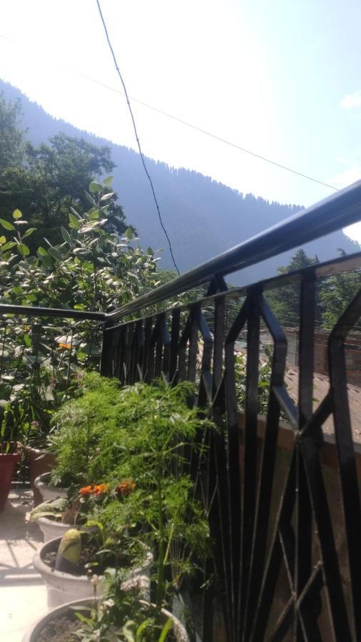 The Prasher Lodge Mall Road Manali المظهر الخارجي الصورة