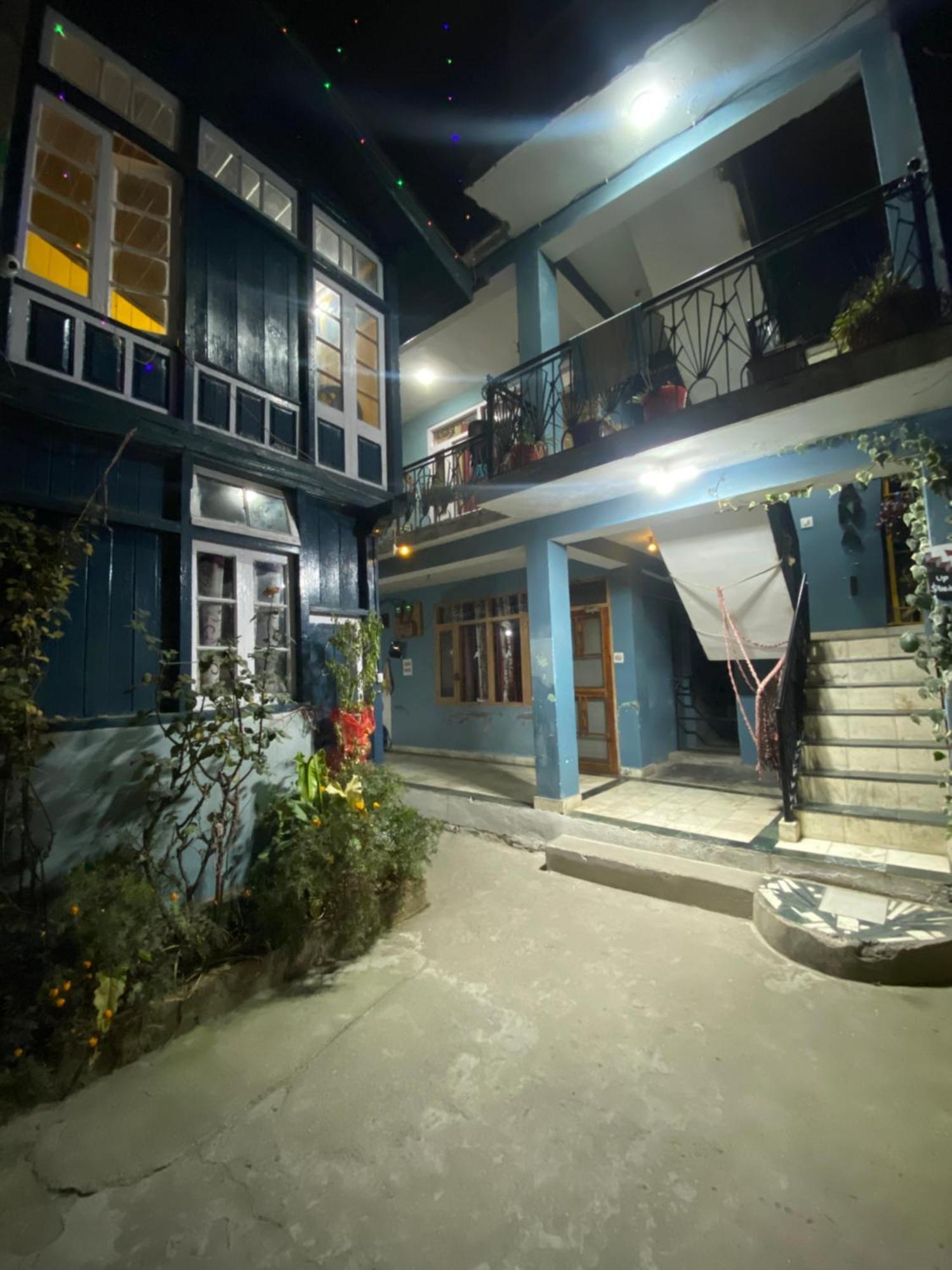 The Prasher Lodge Mall Road Manali المظهر الخارجي الصورة